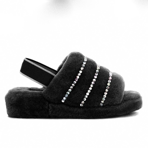 🔥Puff Fluff Rhinestone Slippers Black Ships🔥 - Picture 5 of 5